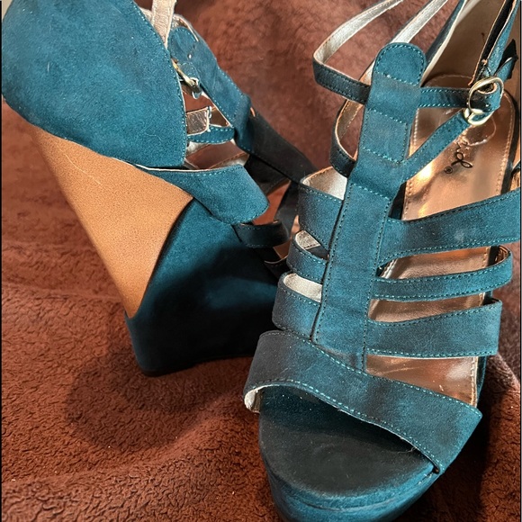 I Call Her “Emerald” Wedge Heel - Picture 1 of 4